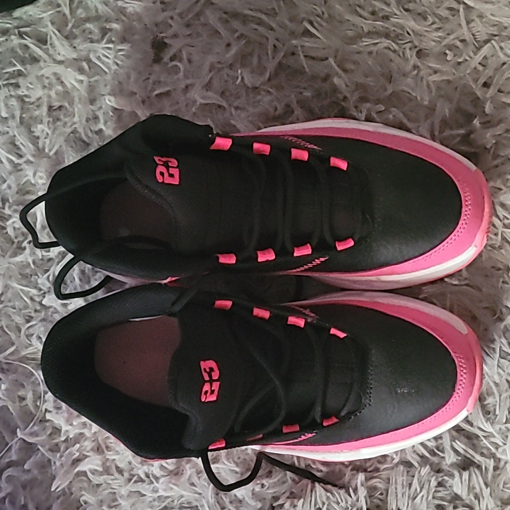 Girls Jordan's size 5.5